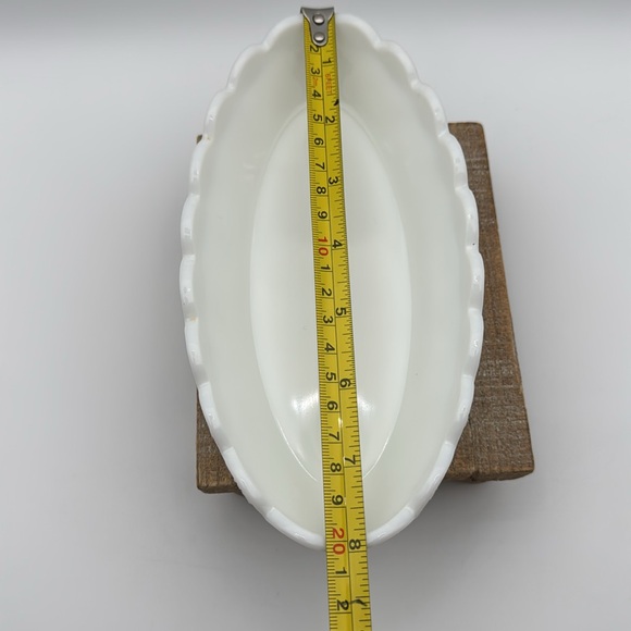 Vintage Westmoreland White Milk Glass Scalloped Edge Dish with Grape Design - Picture 5 of 8